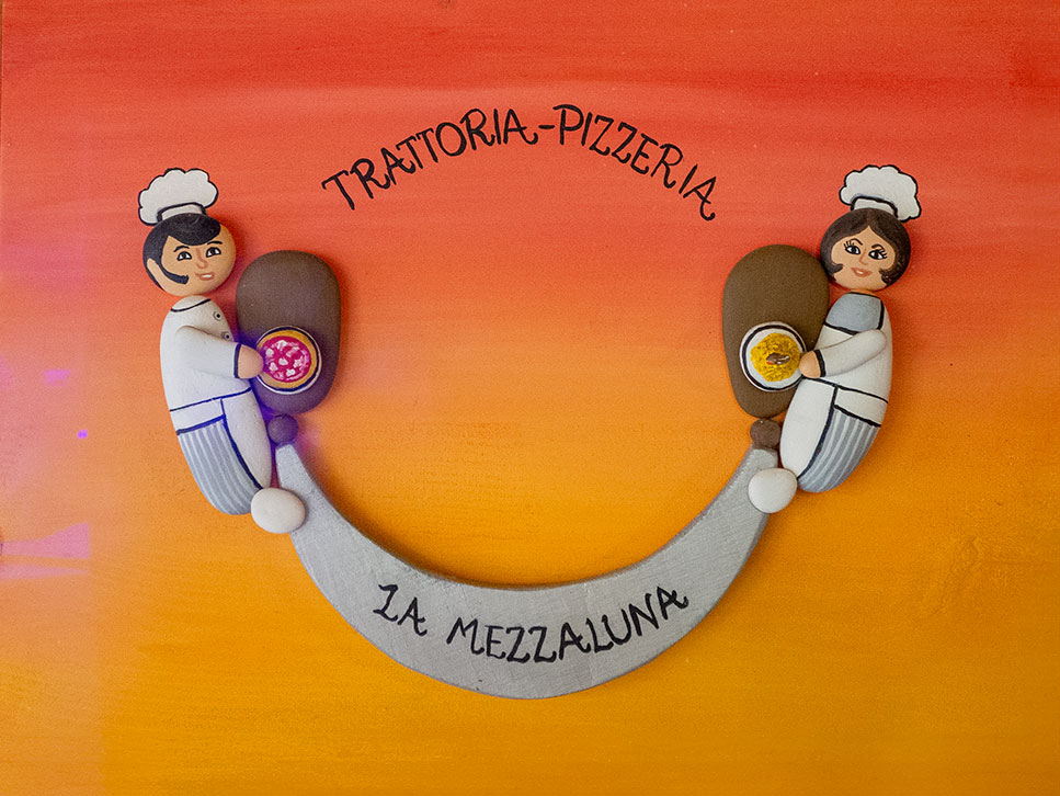 TRATTORIA MEZZALUNA